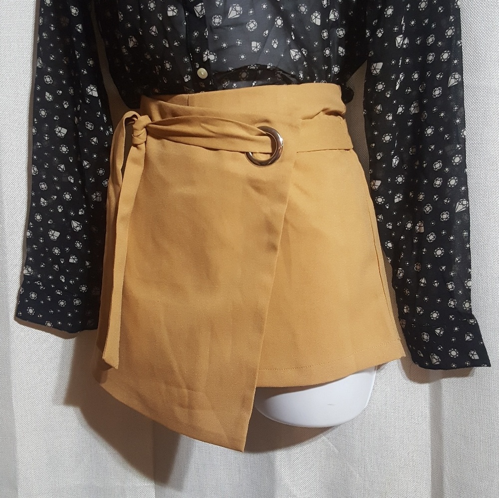 Sugar Lips Khaki Skort XS